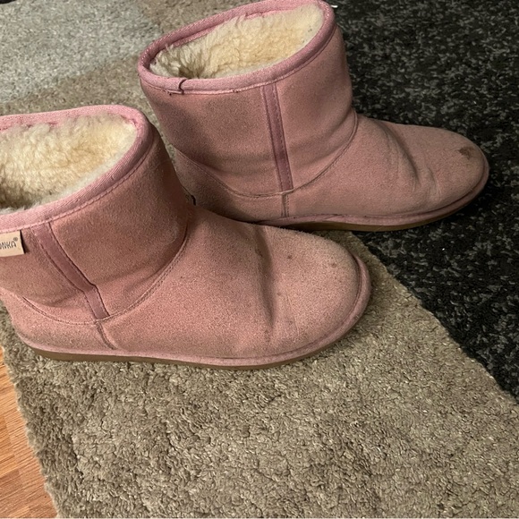 UGG Shoes - Pink ugg like boots
